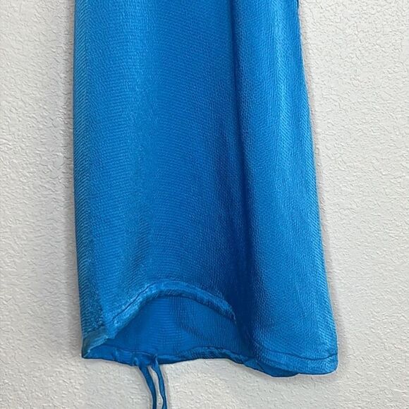 NWT Lover and Friends Carlita Asymmetrical Top in Blue Large Revolve - Picture 5 of 16